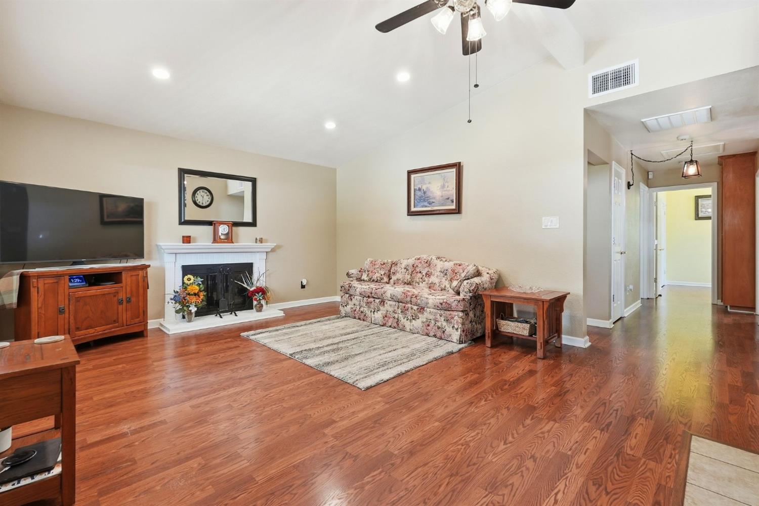 3701 Chamberlain Way Carmichael, CA 95608 - Photo 8 of 28