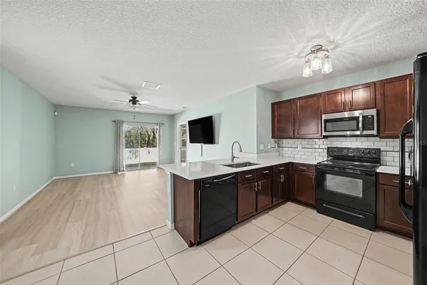 $2,250 | 813 Wiltonway Drive, Plant City, FL 33563