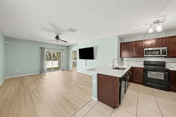$2,250 | 813 Wiltonway Drive, Plant City, FL 33563