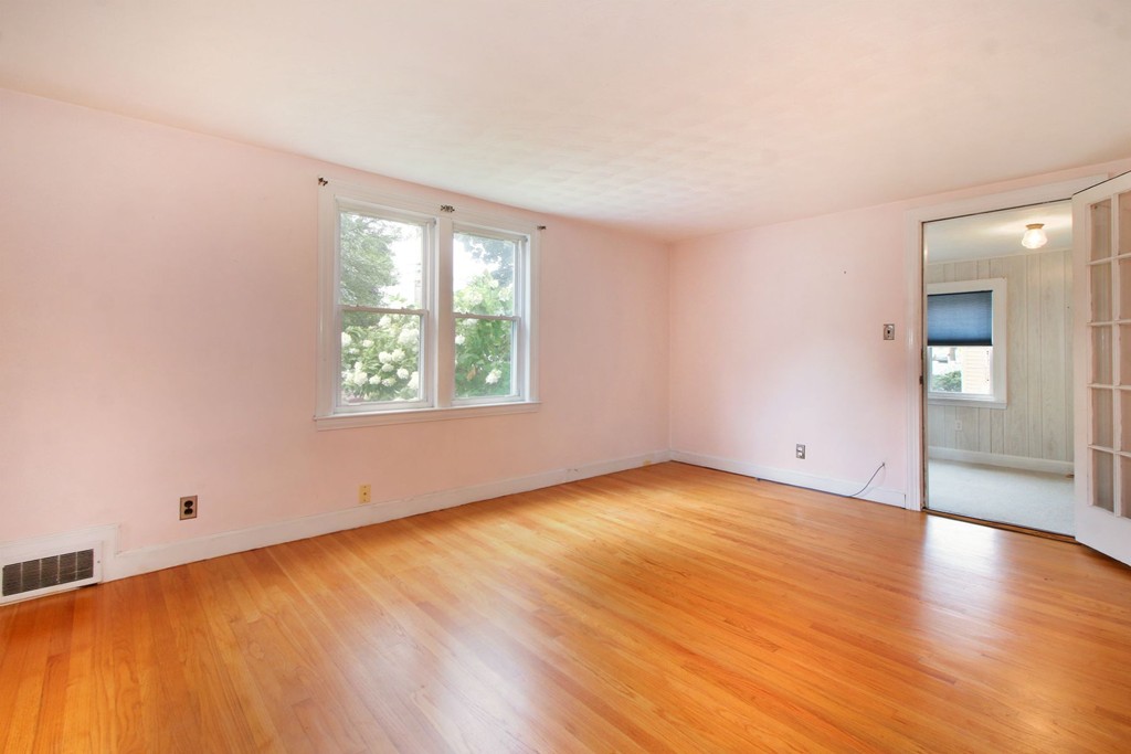 14 University Road Arlington, MA 02474 - Photo 4 of 20 Gallery Image 4