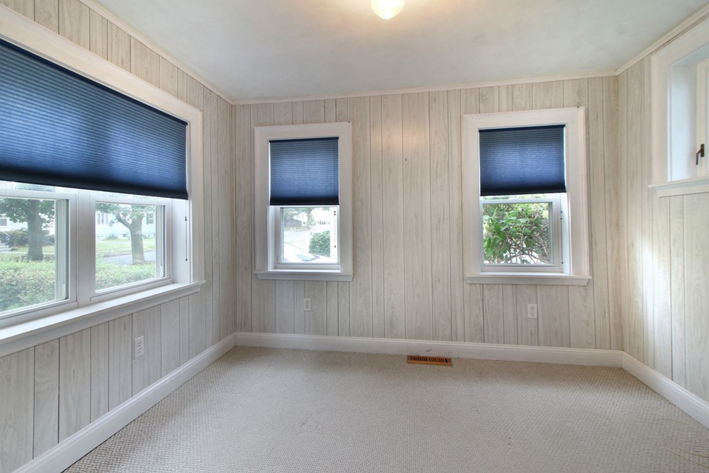 14 University Road Arlington, MA 02474 - Photo 5 of 20 Gallery Image 5