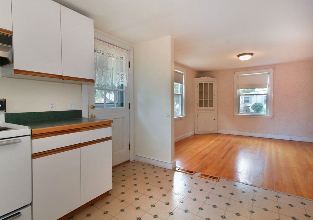 14 University Road Arlington, MA 02474 - Photo 9 of 20 Gallery Image 9