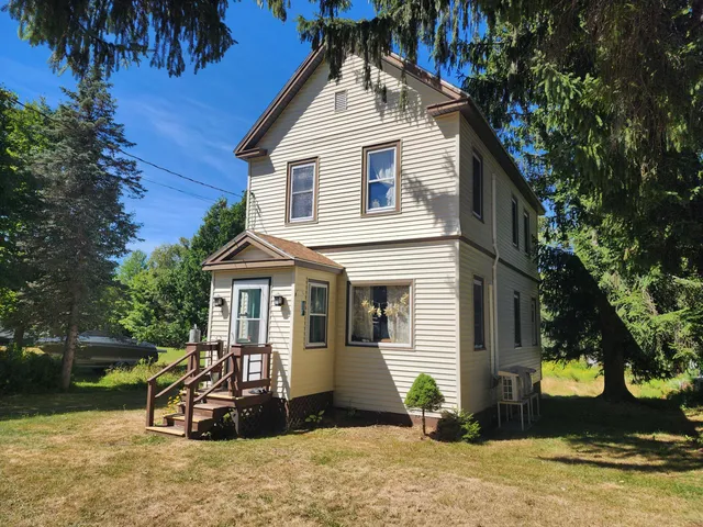 $285,000 | 18 North Wiggin Street, Greenville, ME 04441
