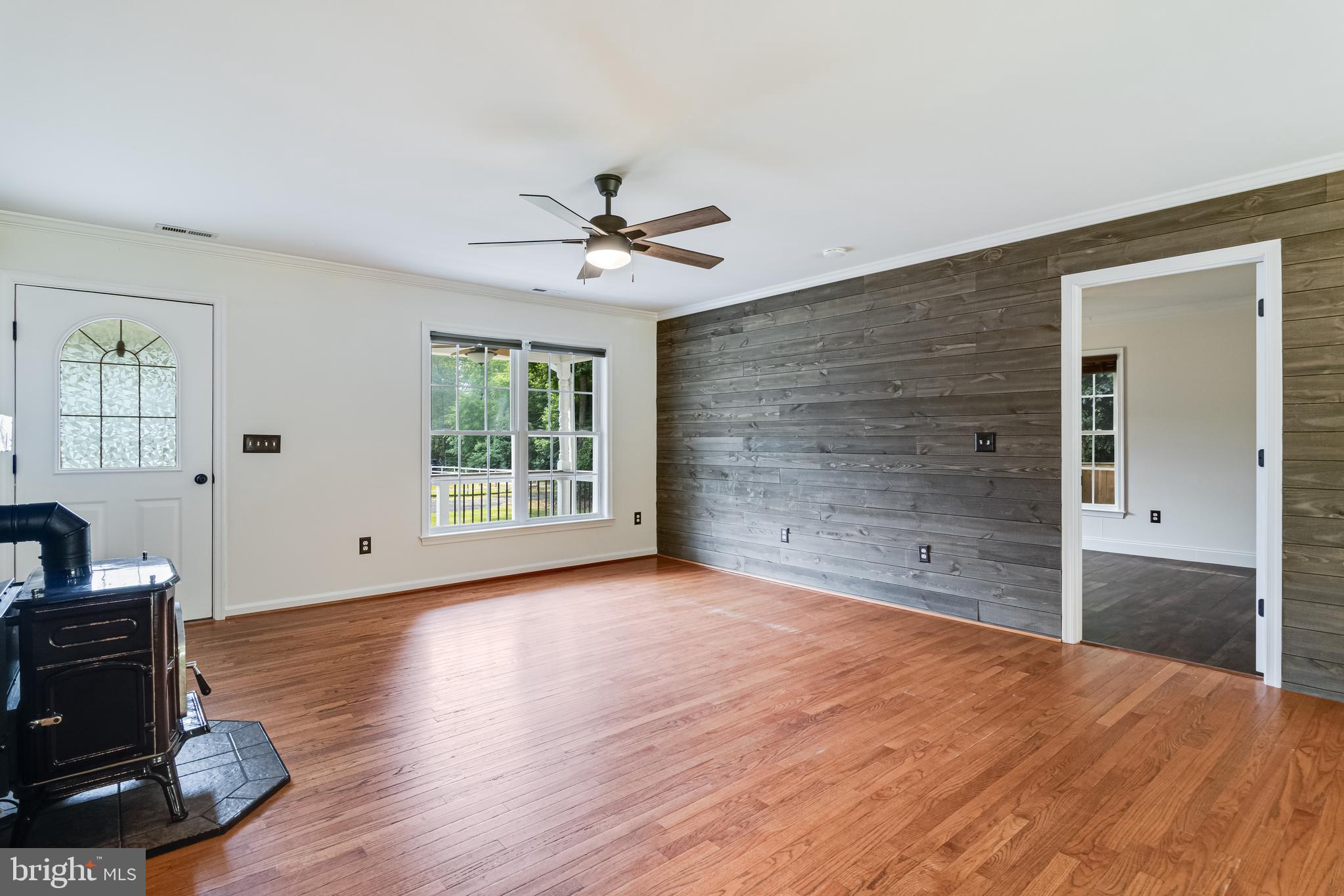 14479 Round Hill Road King George, VA 22485 - Photo 10 of 69 Living Area