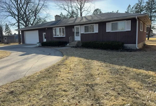$2,495 | 580 North State Street, Hampshire, IL 60140
