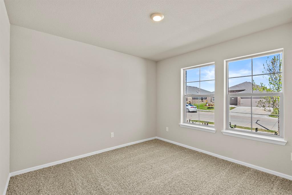 541 Marsh Street Cleburne, TX 76033 - Photo 3 of 26