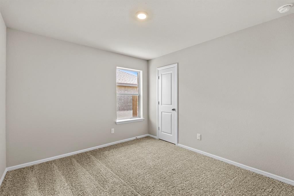 541 Marsh Street Cleburne, TX 76033 - Photo 7 of 26