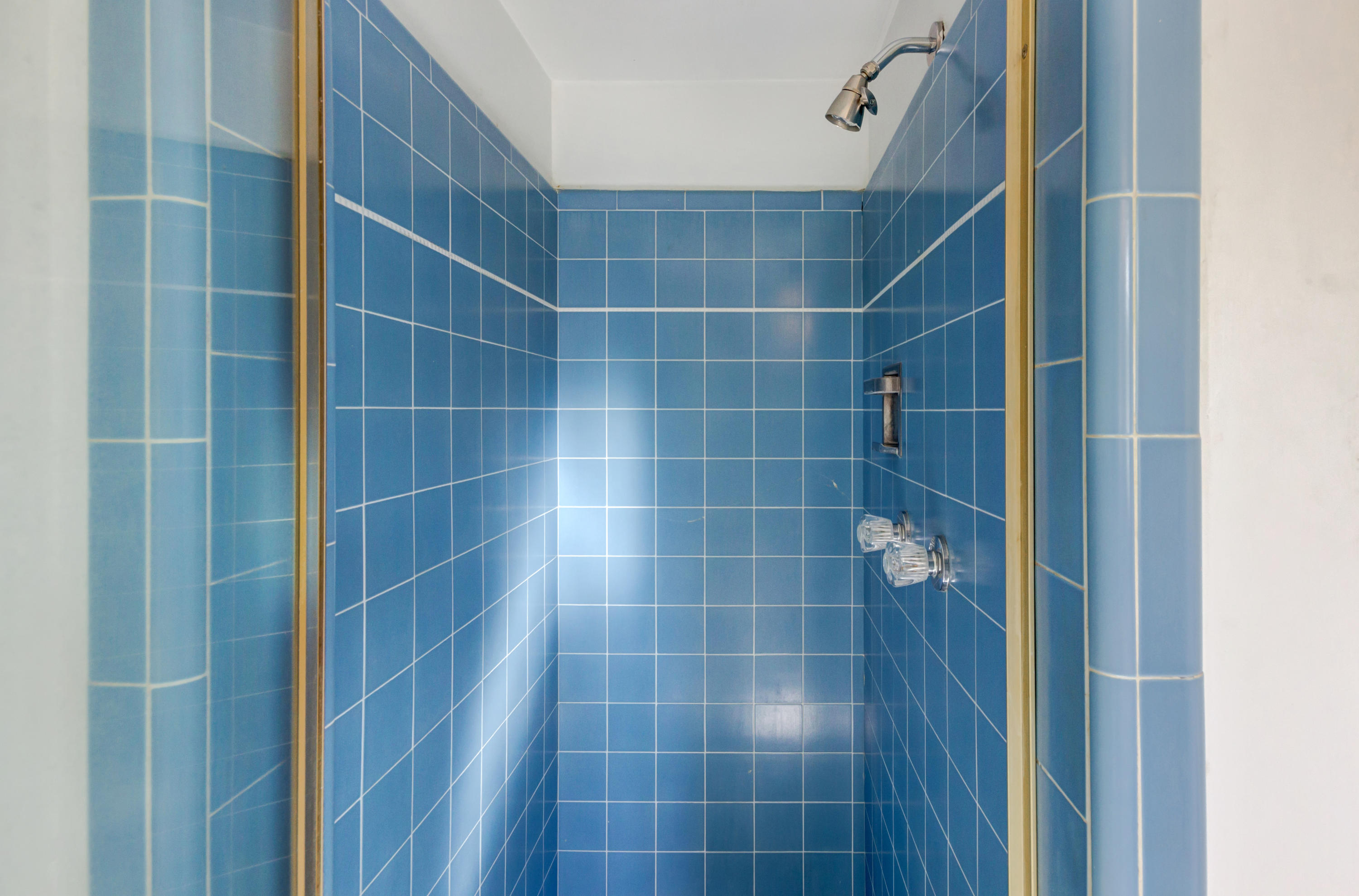 1253 Linda Vista Road Palm Springs, CA 92262 - Photo 22 of 29 a bathroom with a shower