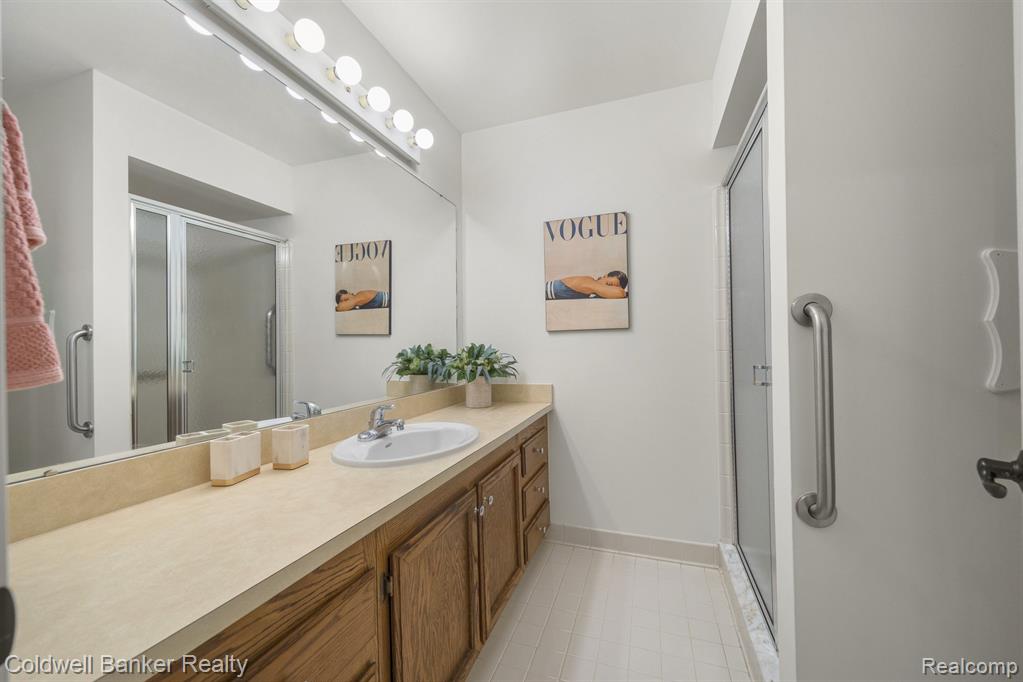 250 Meadow Bridge Drive Rochester Hills, MI 48307 - Photo 24 of 39