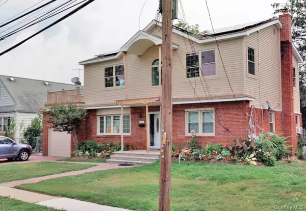 $3,950 | 529 Maple Avenue, Unit SECOND, Uniondale, NY 11553