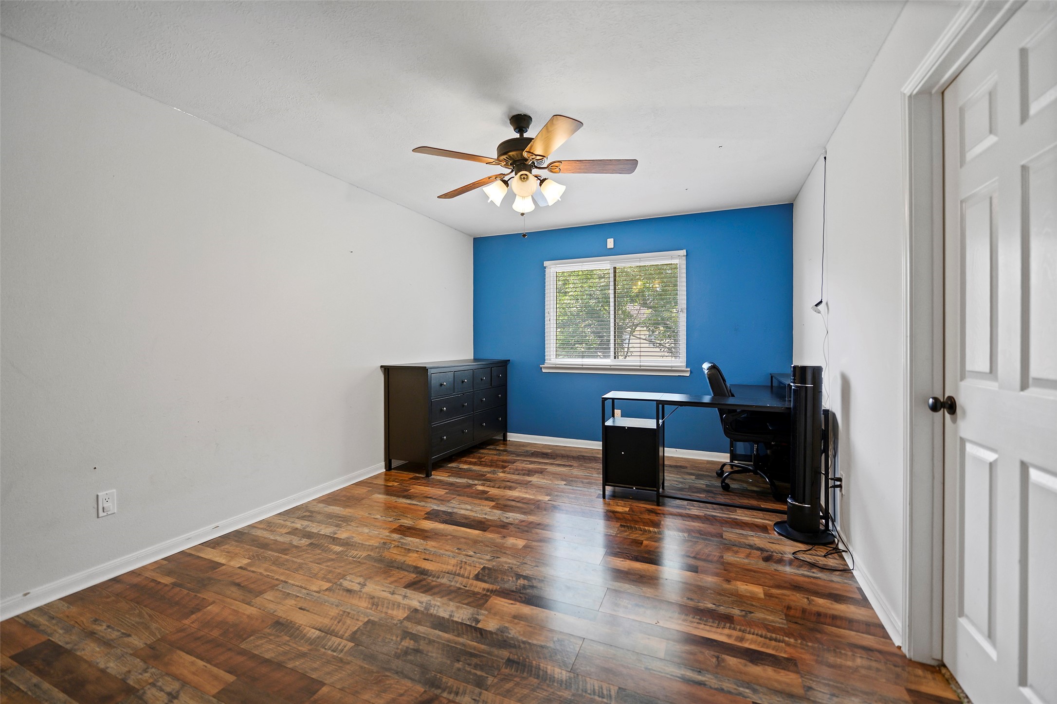 9211 Memorial Grove Drive Spring, TX 77379 - Photo 32 of 47 Fifth Bedroom