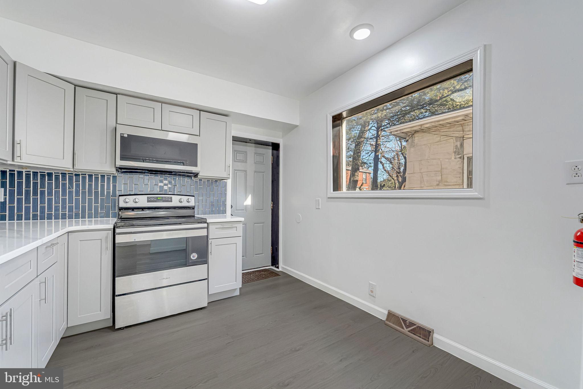 3028 Fenwick Road Camden, NJ 08104 - Photo 12 of 33