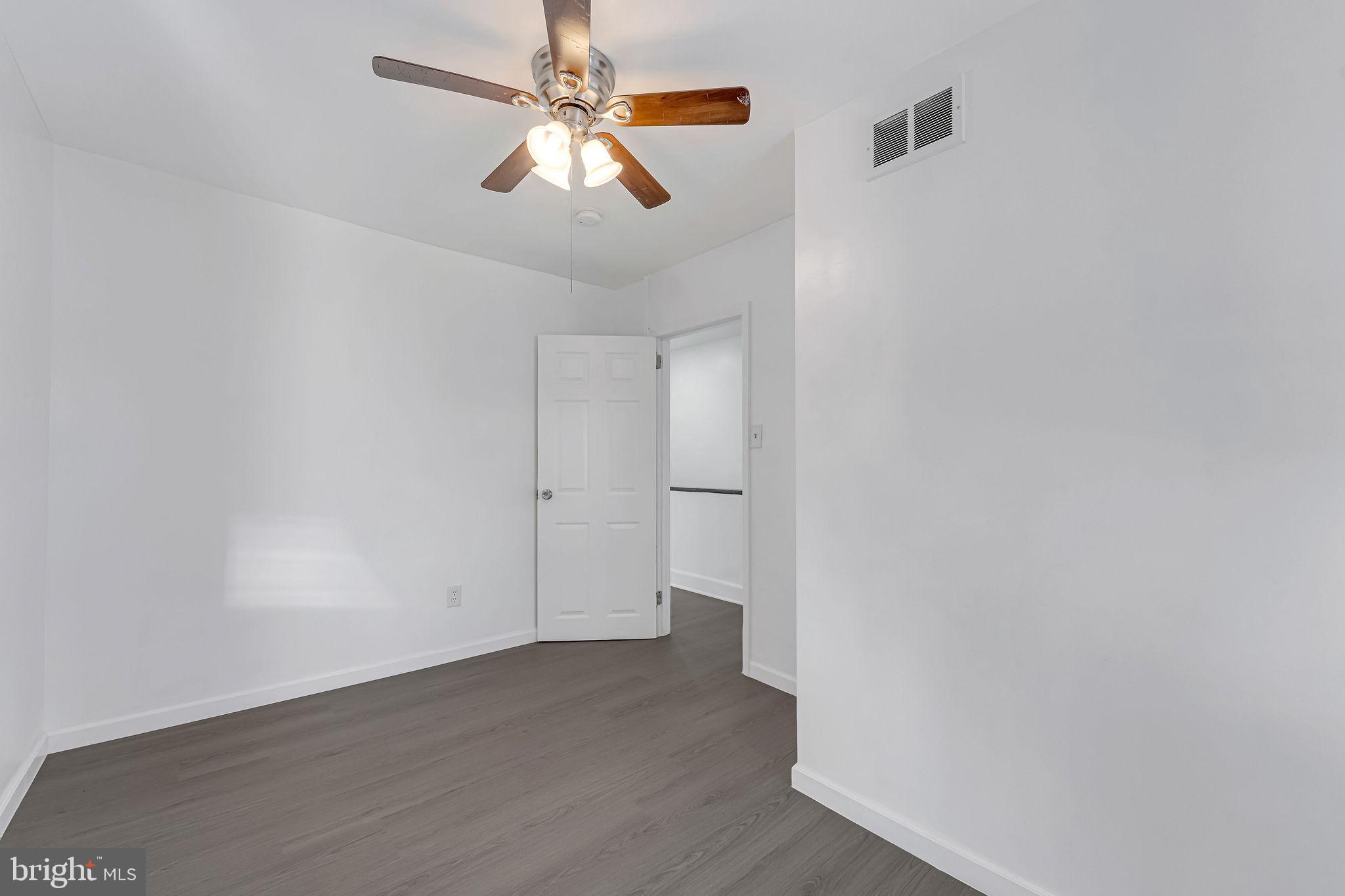 3028 Fenwick Road Camden, NJ 08104 - Photo 17 of 33