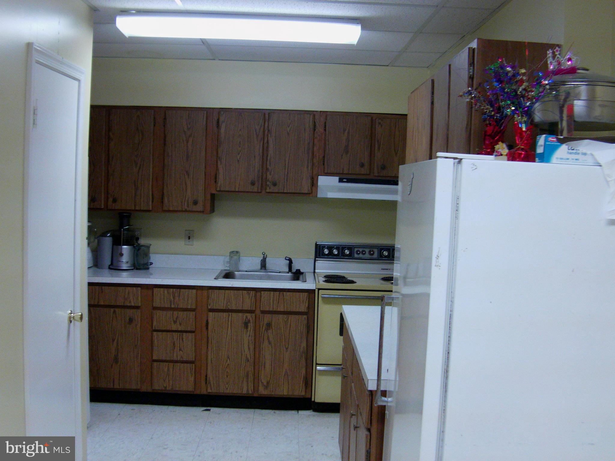 11712 Fort Washington Road Fort Washington, MD 20744 - Photo 14 of 27 Kitchen