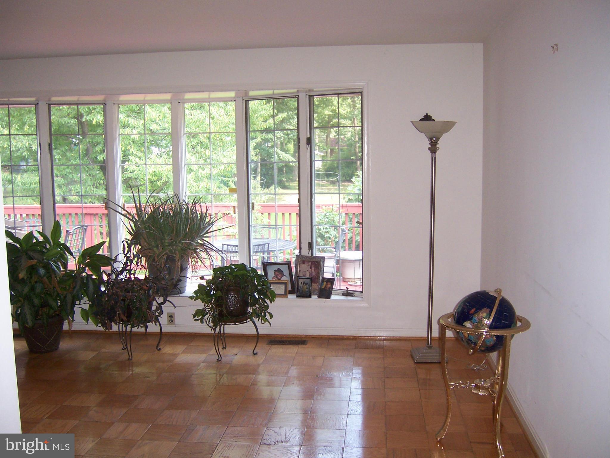 11712 Fort Washington Road Fort Washington, MD 20744 - Photo 3 of 27 Living Room
