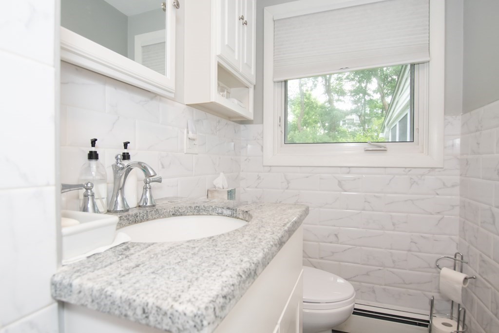 17 Wentworth Road Canton, MA 02021 - Photo 11 of 22