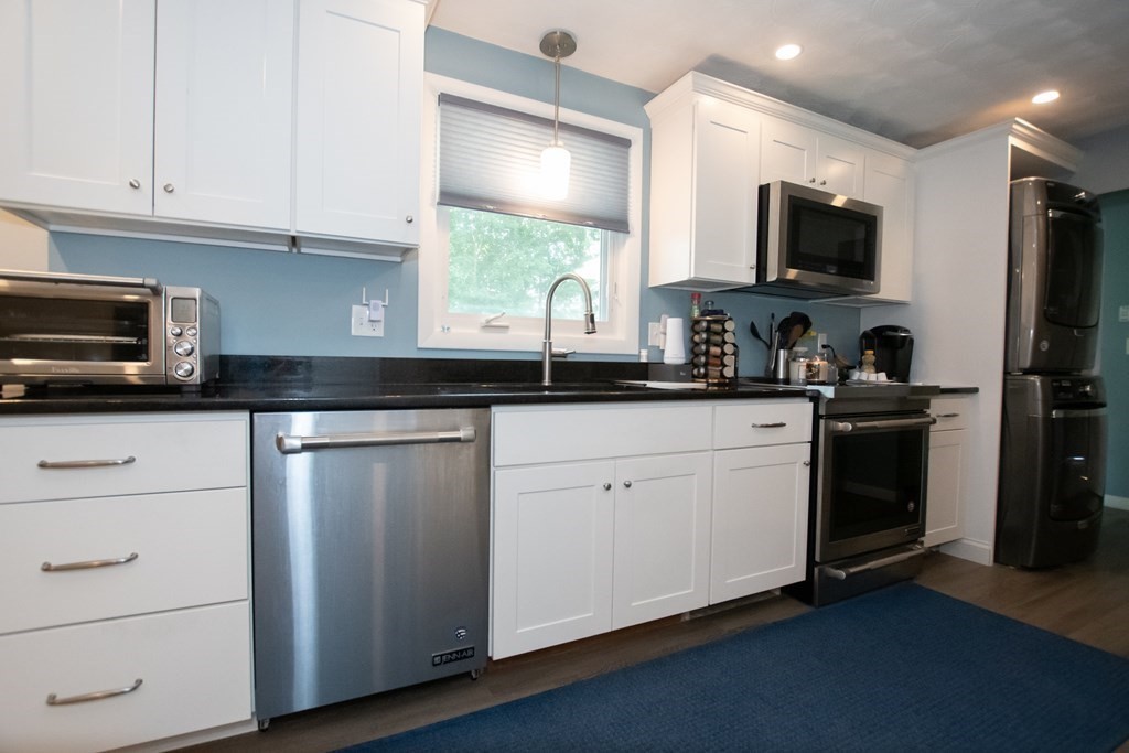 17 Wentworth Road Canton, MA 02021 - Photo 5 of 22
