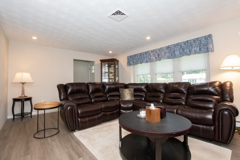 17 Wentworth Road Canton, MA 02021 - Photo 7 of 22