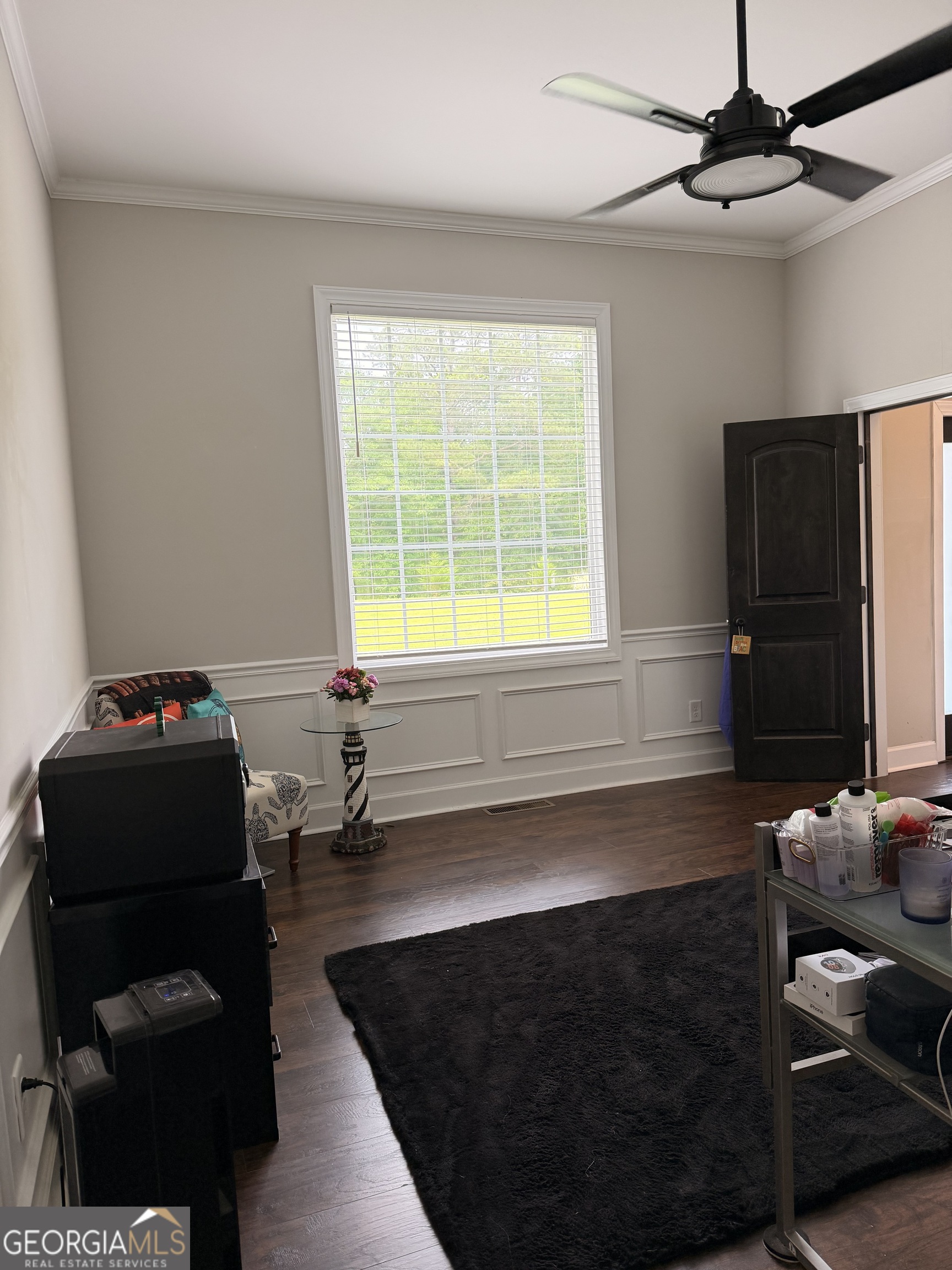 892 Perimeter Road Monticello, GA 31064 - Photo 10 of 38 a room with furniture and a window