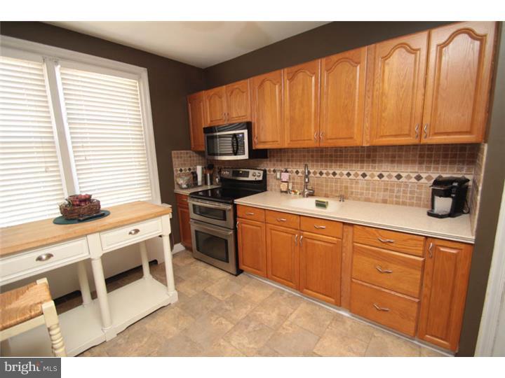 3303 Glenview Street Philadelphia, PA 19149 - Photo 12 of 23