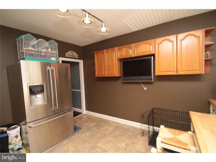 3303 Glenview Street Philadelphia, PA 19149 - Photo 14 of 23 Kitchen