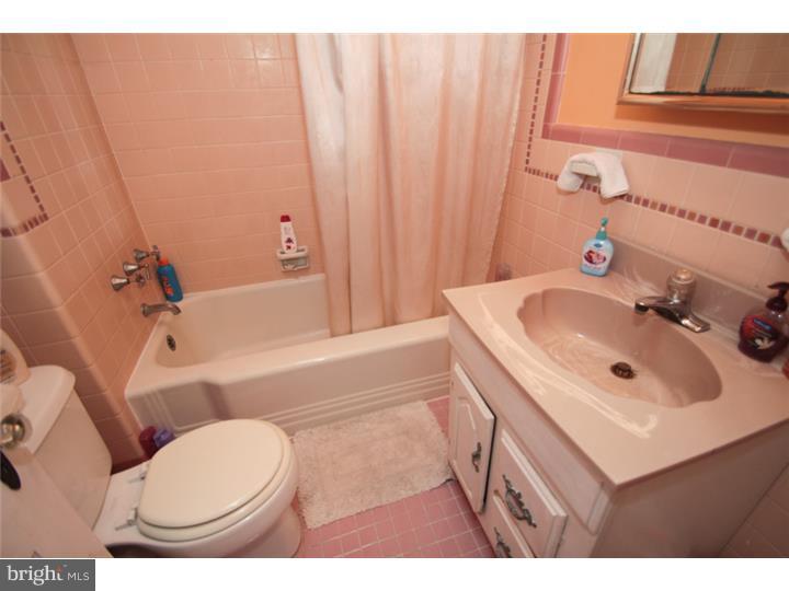 3303 Glenview Street Philadelphia, PA 19149 - Photo 18 of 23 Bathroom
