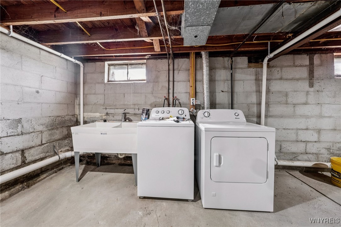 1665 Maple Road Amherst, NY 14221 - Photo 21 of 26 washer and dryer