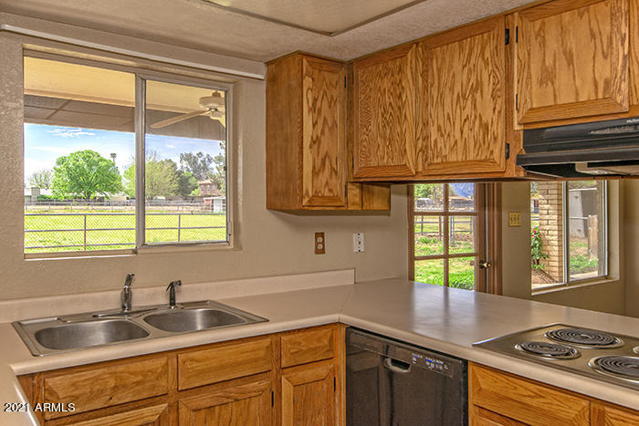 6551 West Fremont Road Laveen, AZ 85339 - Photo 4 of 16 Kitchen