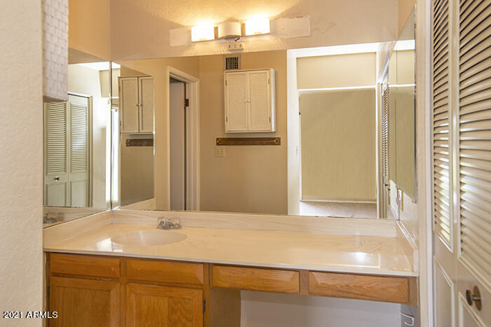 6551 West Fremont Road Laveen, AZ 85339 - Photo 7 of 16 Master Bath