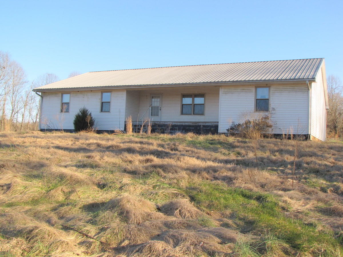 809-811 Short Bark Road Madisonville, TN 37354 - Photo 1 of 33 04-IMG_1269