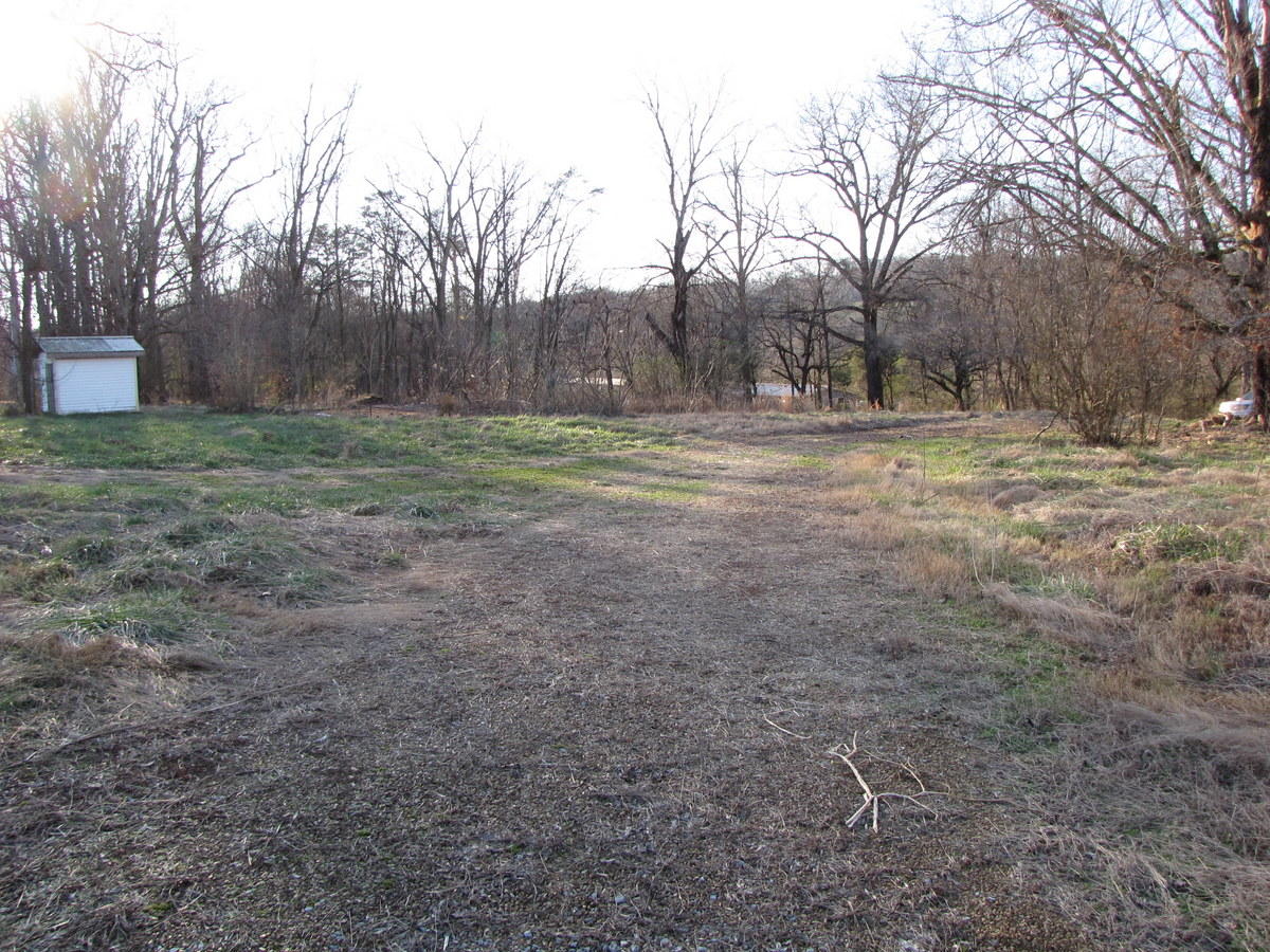 809-811 Short Bark Road Madisonville, TN 37354 - Photo 18 of 33 17-IMG_1282