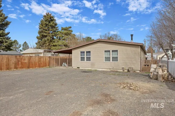 $279,500 | 420 East Ave C, Wendell, ID 83355