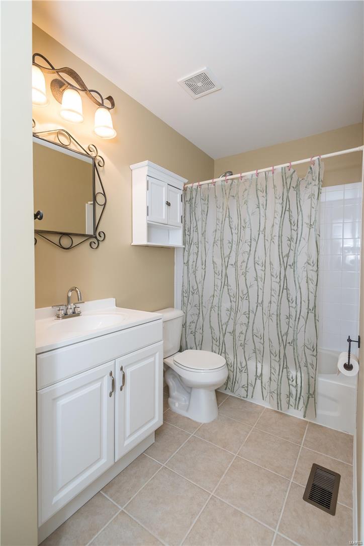 11 Compass Pointe St. Louis, MO 63129 - Photo 15 of 28 Gallery Image 15