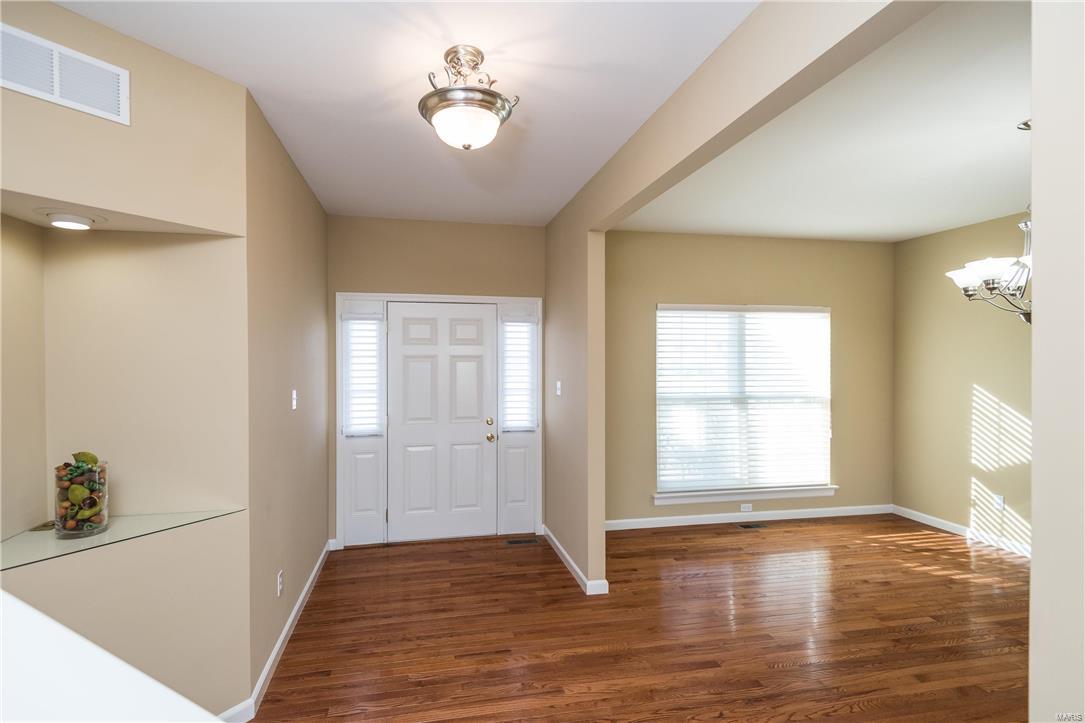 11 Compass Pointe St. Louis, MO 63129 - Photo 2 of 28 Gallery Image 2