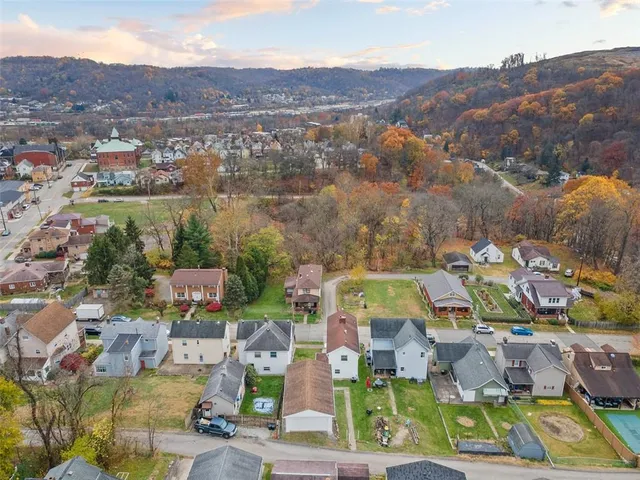 $165,000 | 528 9th Street, Pitcairn, PA 15140