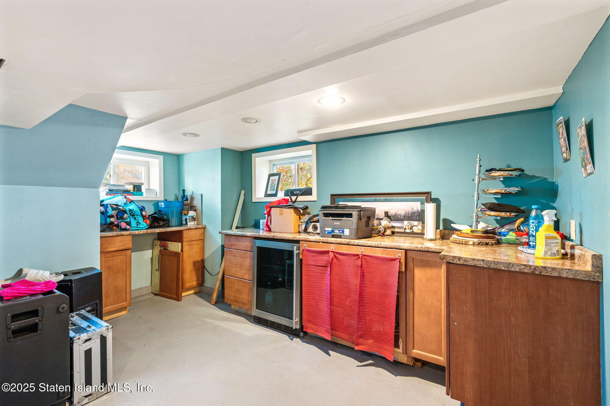 6 Mosely Avenue Staten Island, NY 10312 - Photo 37 of 55 a kitchen that has a lot of cabinets in it