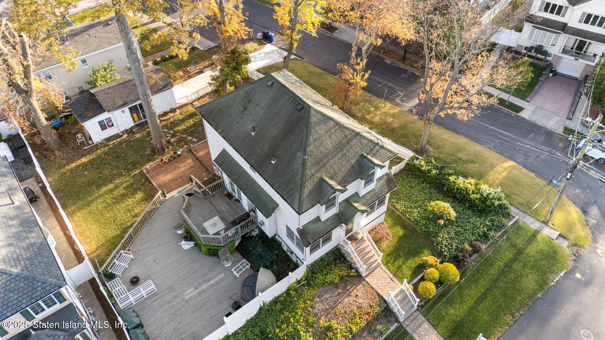 6 Mosely Avenue Staten Island, NY 10312 - Photo 42 of 55 an aerial view of a house