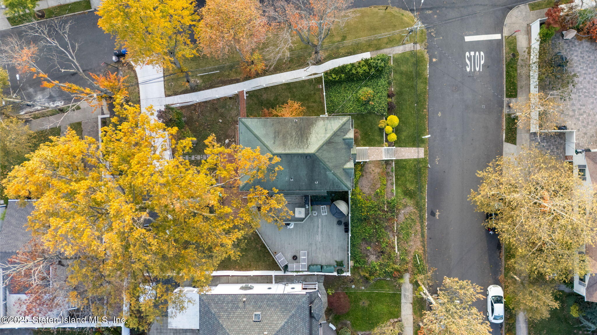 6 Mosely Avenue Staten Island, NY 10312 - Photo 43 of 55 aerial view of a house with a garden