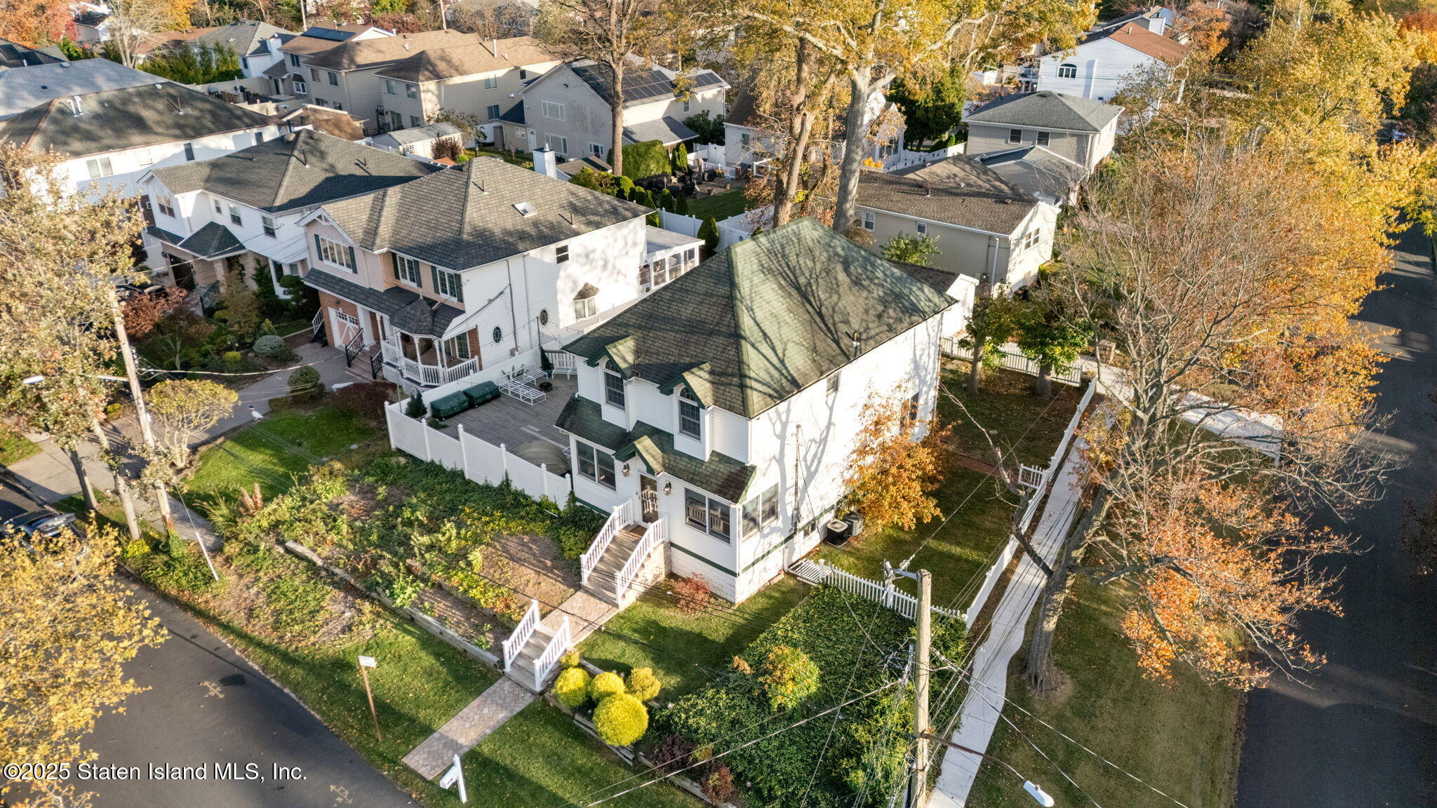 6 Mosely Avenue Staten Island, NY 10312 - Photo 45 of 55 5-web-or-mls-DJI_20251031163811_0014_D