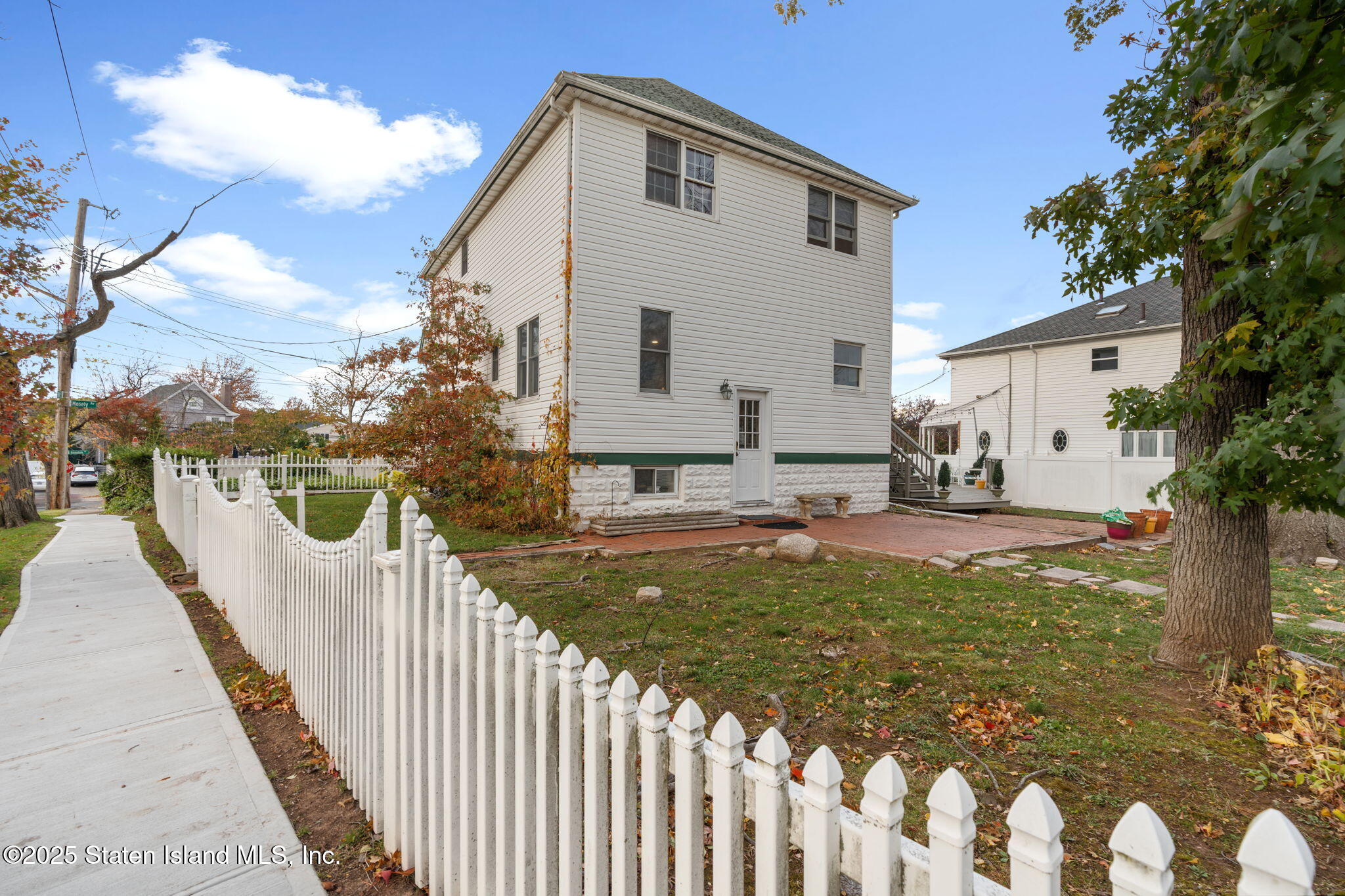 6 Mosely Avenue Staten Island, NY 10312 - Photo 48 of 55 a view of a house with backyard