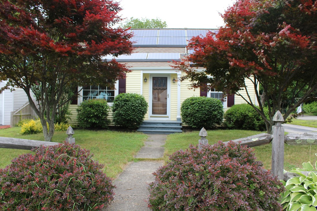 34 2nd Island Road Webster, MA 01570 - Photo 1 of 30