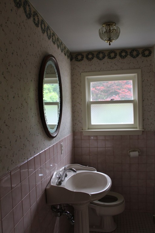 34 2nd Island Road Webster, MA 01570 - Photo 11 of 30
