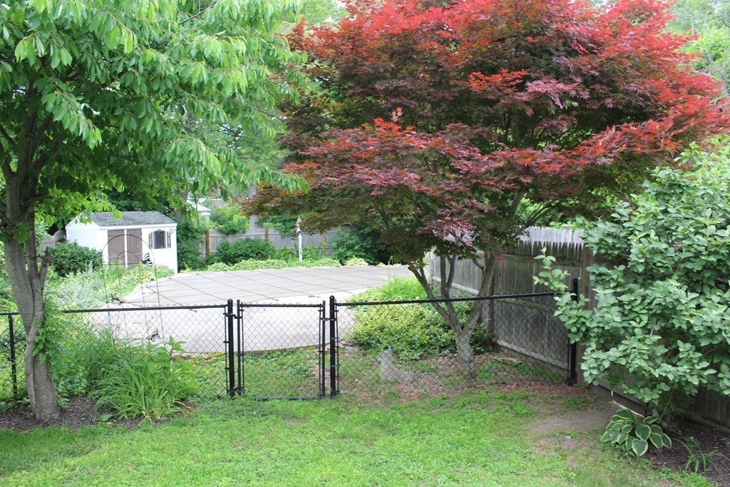 34 2nd Island Road Webster, MA 01570 - Photo 17 of 30