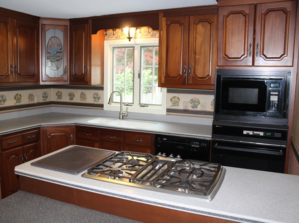 34 2nd Island Road Webster, MA 01570 - Photo 2 of 30