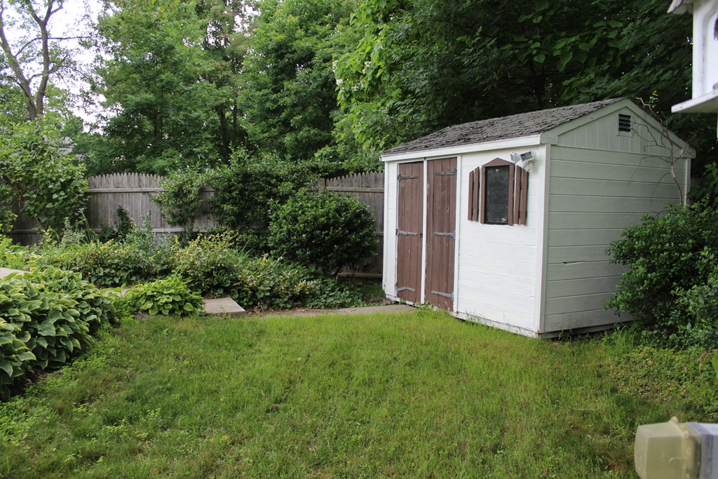 34 2nd Island Road Webster, MA 01570 - Photo 22 of 30