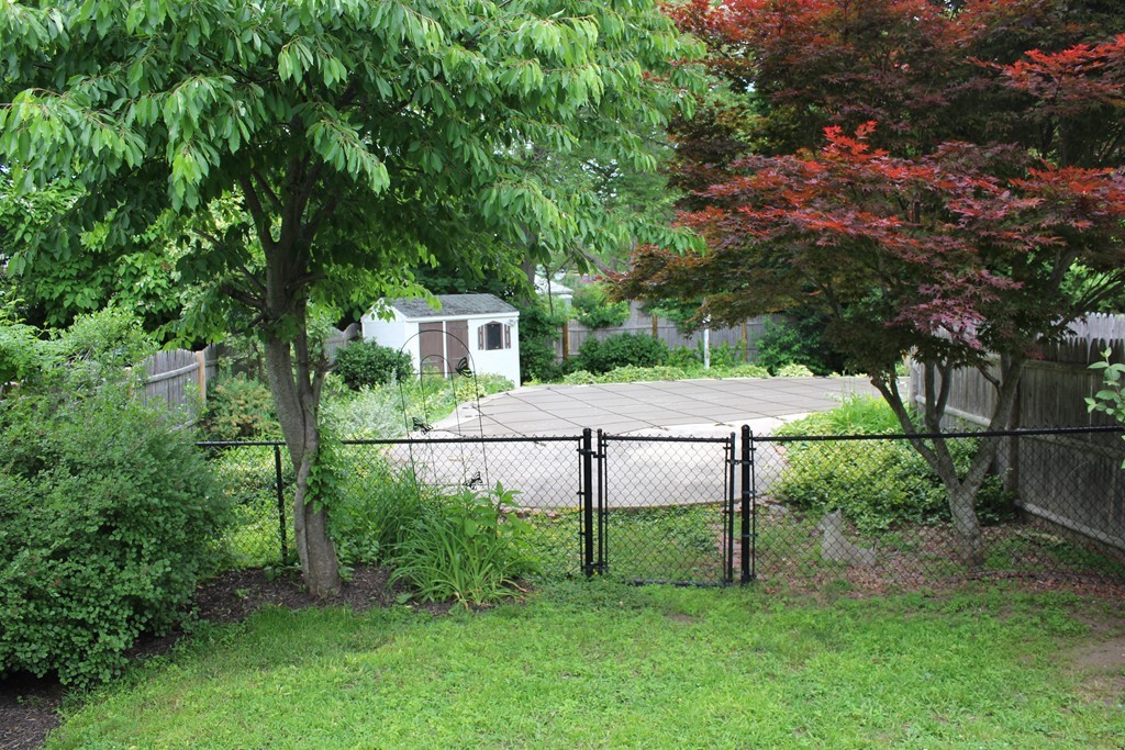 34 2nd Island Road Webster, MA 01570 - Photo 24 of 30