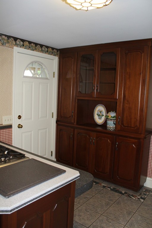 34 2nd Island Road Webster, MA 01570 - Photo 3 of 30