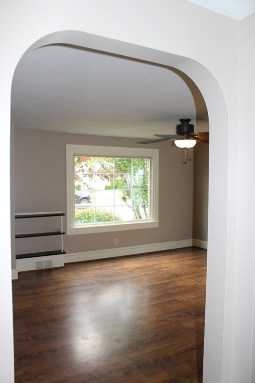 34 2nd Island Road Webster, MA 01570 - Photo 4 of 30