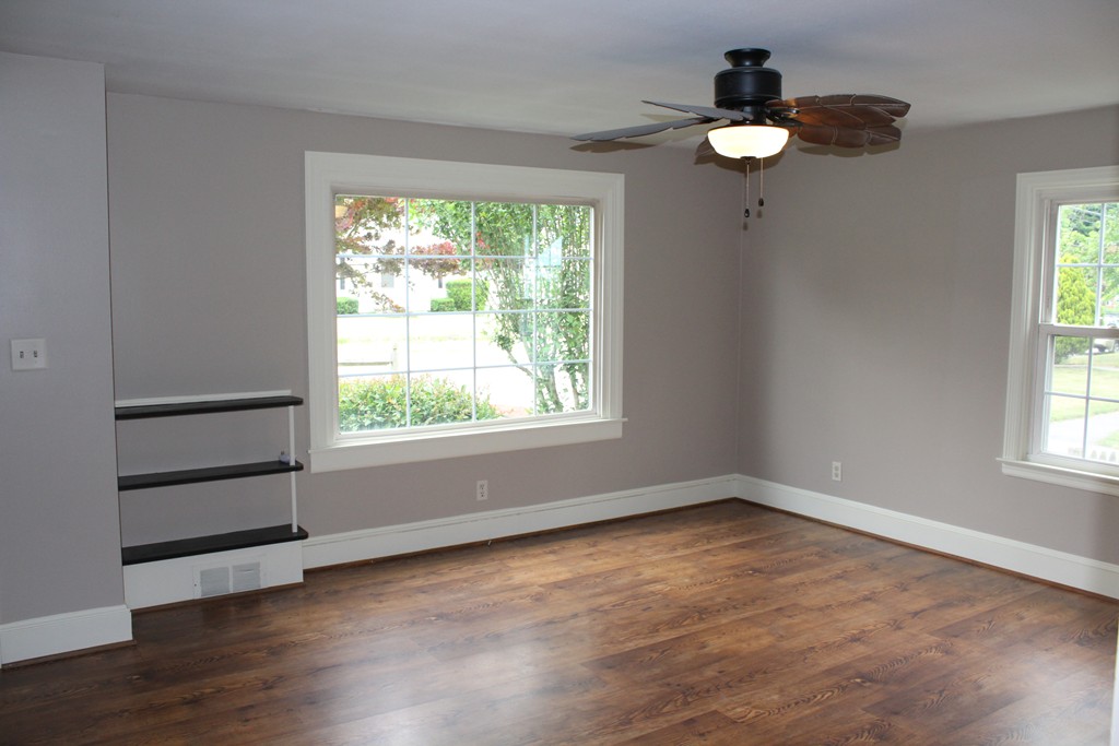 34 2nd Island Road Webster, MA 01570 - Photo 7 of 30