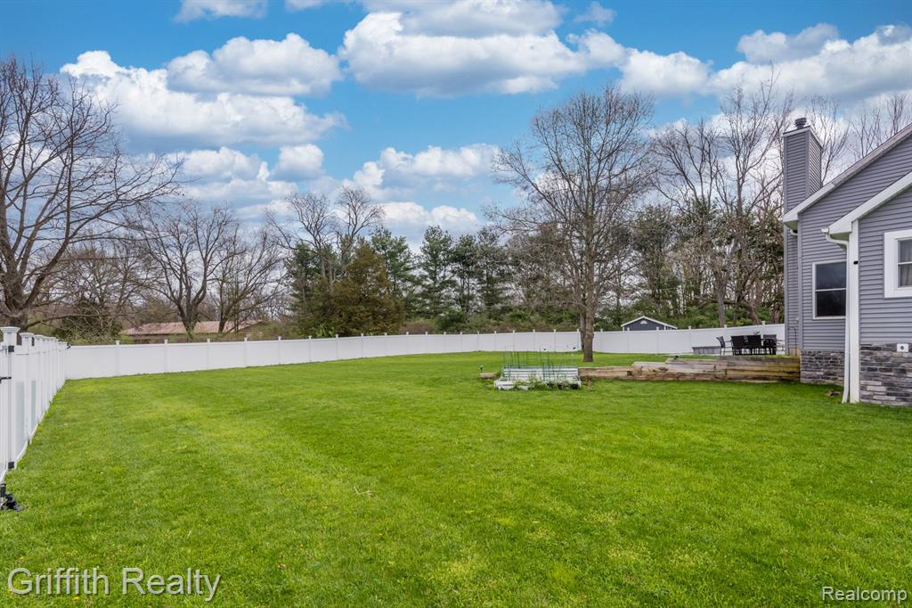 9655 Spicer Road Brighton, MI 48116 - Photo 8 of 50